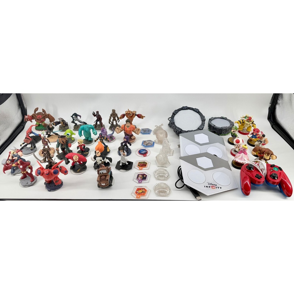 Ultimate Toys To Life Mega Lot 44pc Nintendo Amiibo Disney Infinity Skylanders